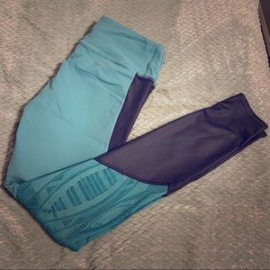 Alo Turquoise Lace Leggings